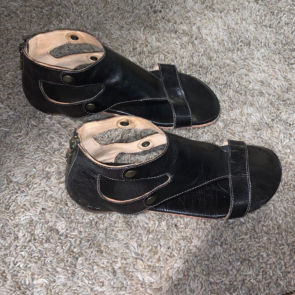 Bedstu Sandals